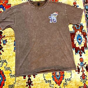 Brown romwe 1978 chicago basketball T-Shirt Size XL but fits like a large
